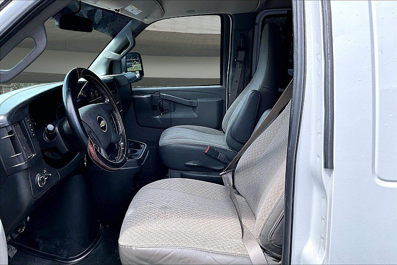 Used 2020 Chevrolet Express 2500 Extended w/ Communications Package RWD image 21