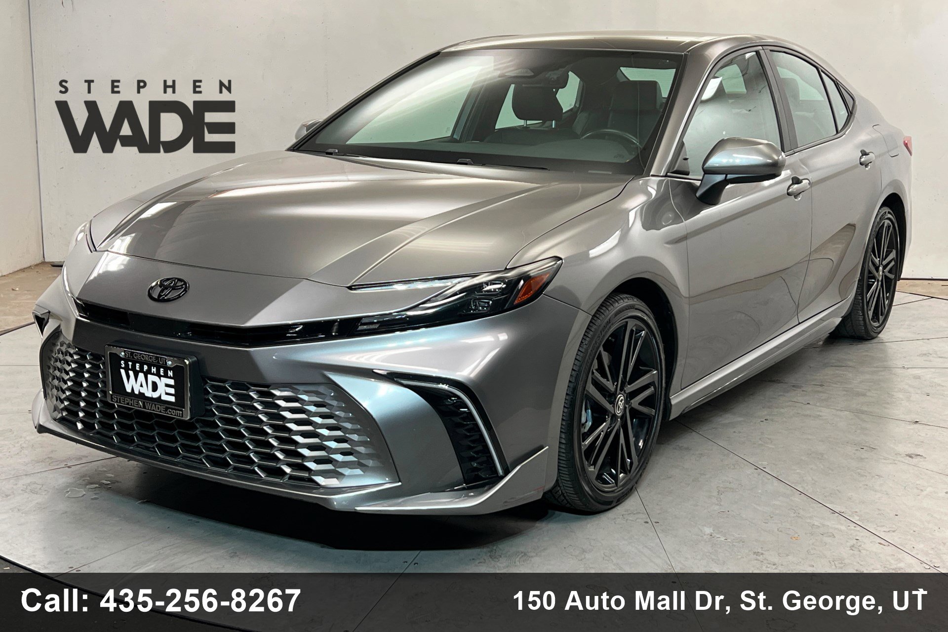 Used 2025 Toyota Camry XSE FWD image 1