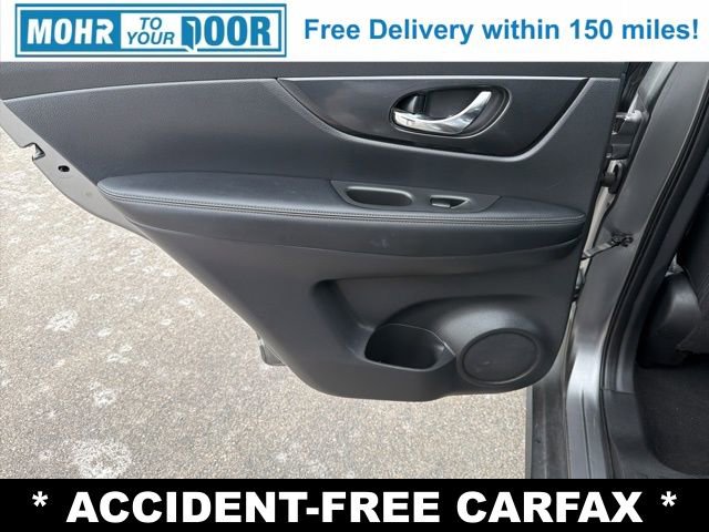 Used 2020 Nissan Rogue SV image 30