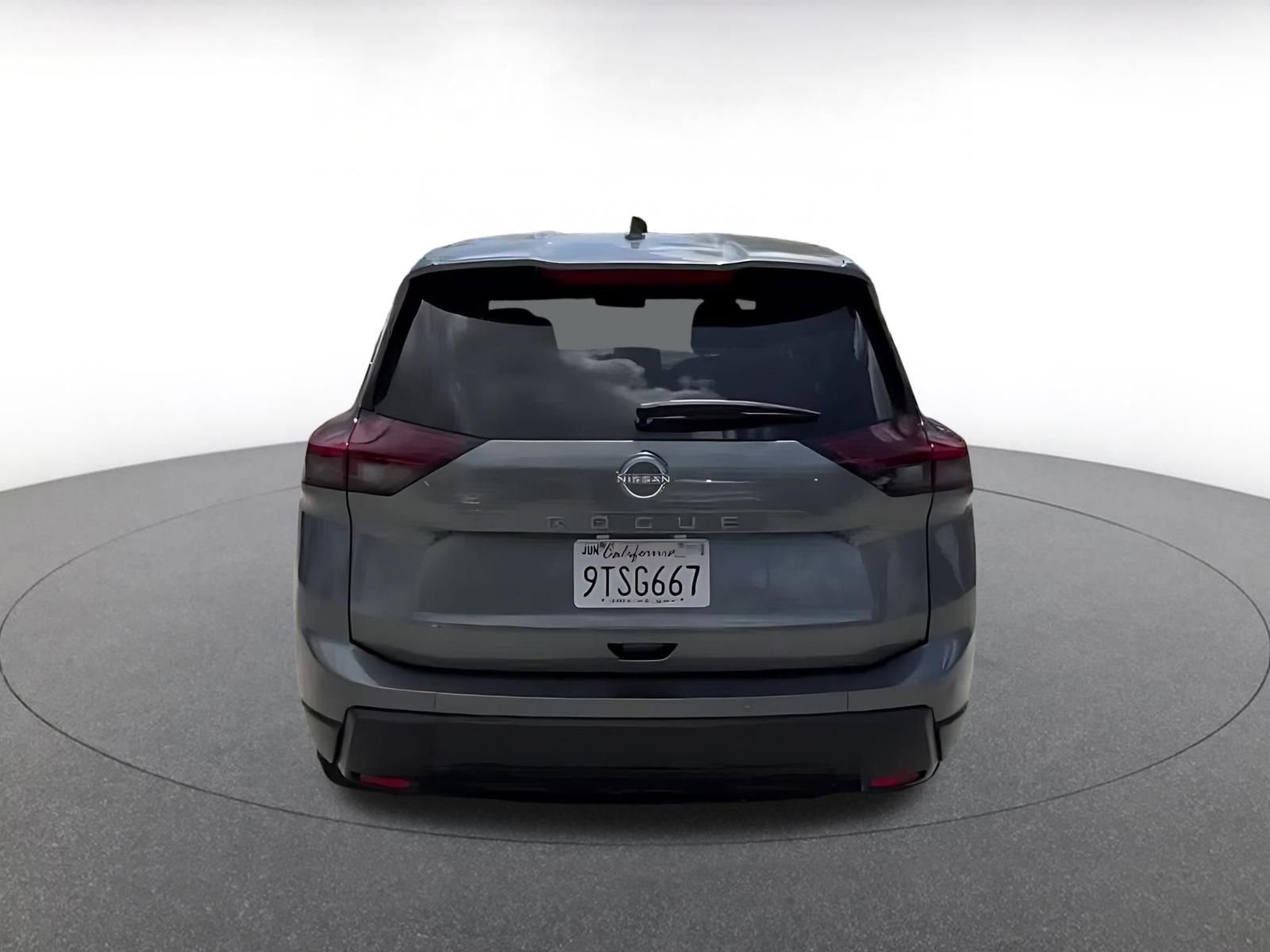 Used 2025 Nissan Rogue SV FWD image 12