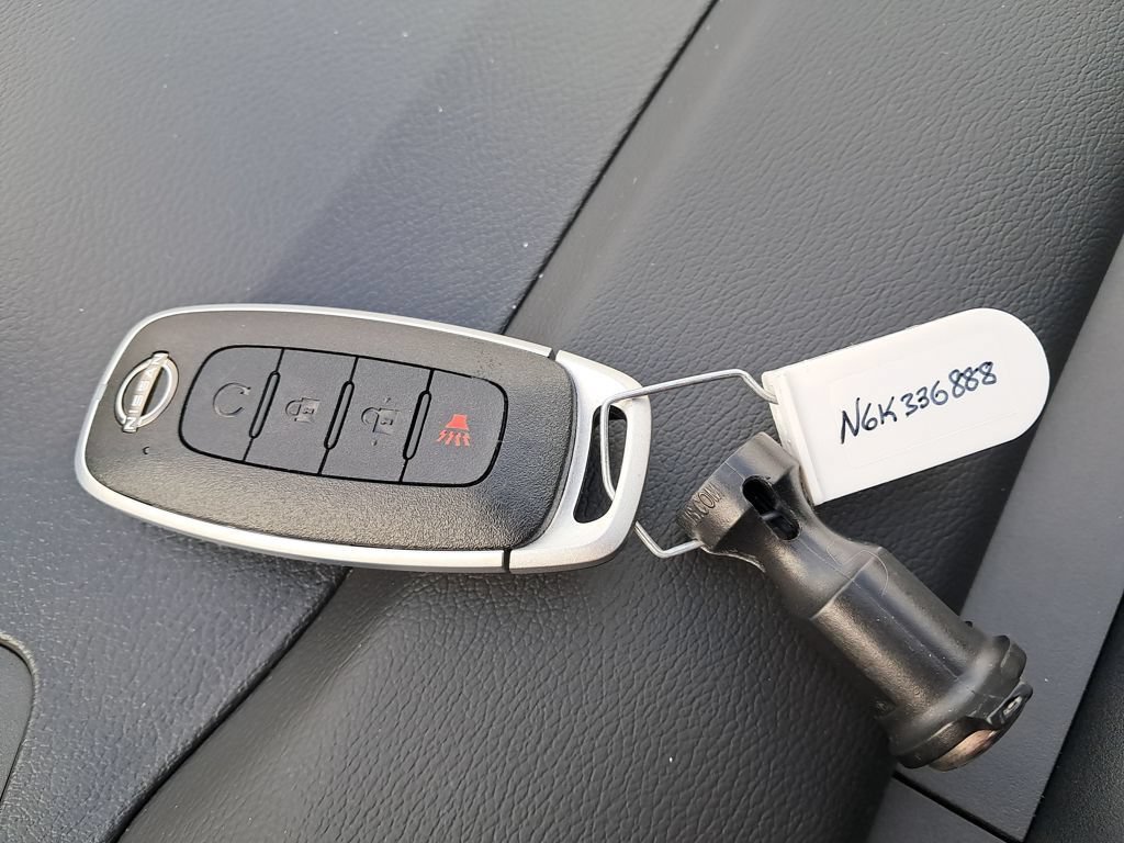New 2026 Nissan Kicks SR w/ Cold Weather Package AWD/4WD image 30