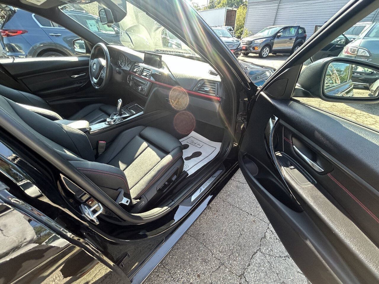 Used 2014 BMW 328i xDrive Sedan AWD/4WD image 9