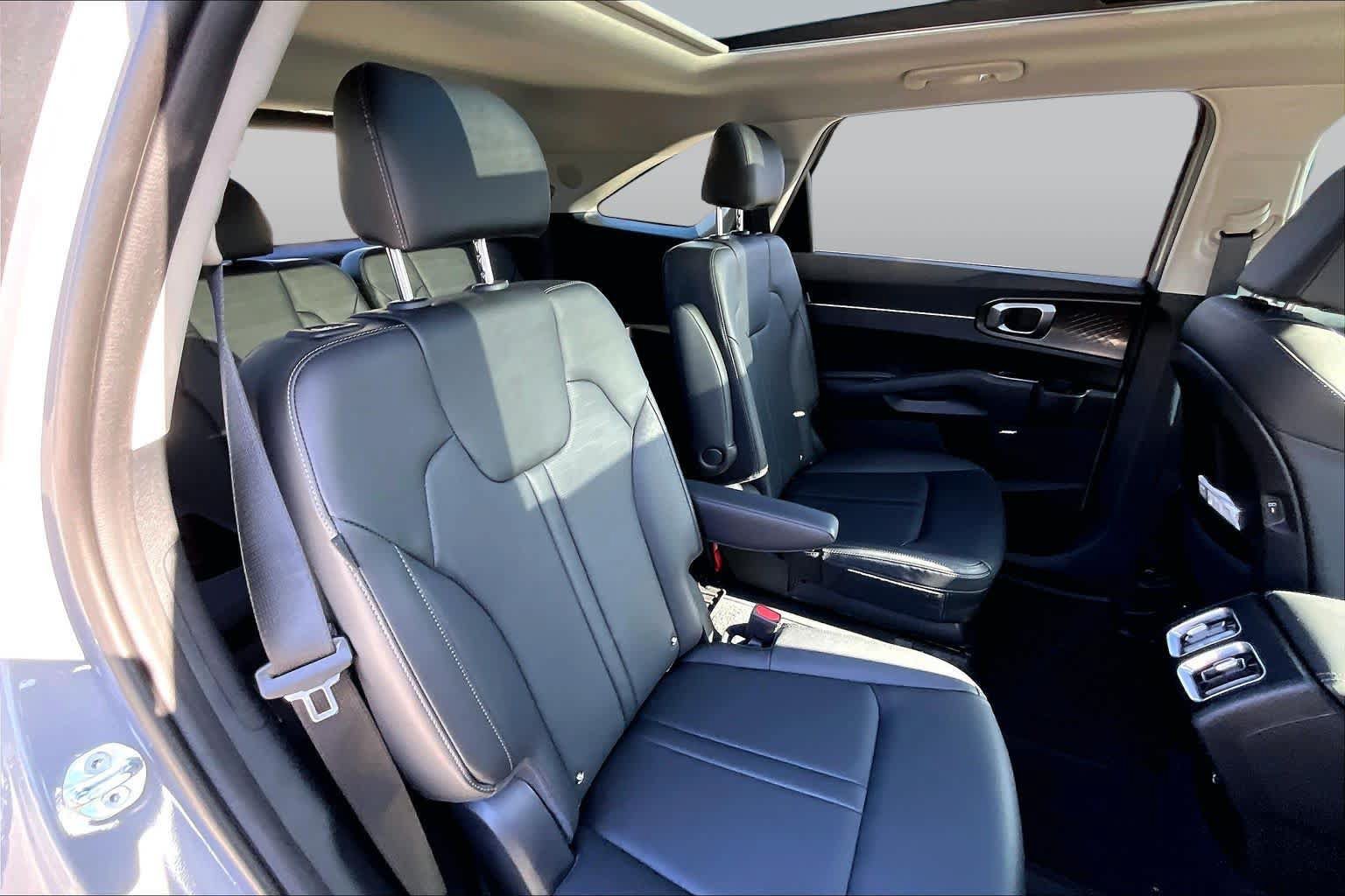 Certified 2026 Kia Sorento EX w/ EX Premium Package FWD image 19