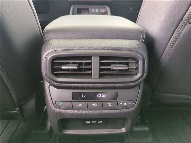 Used 2024 Honda Pilot Touring image 17