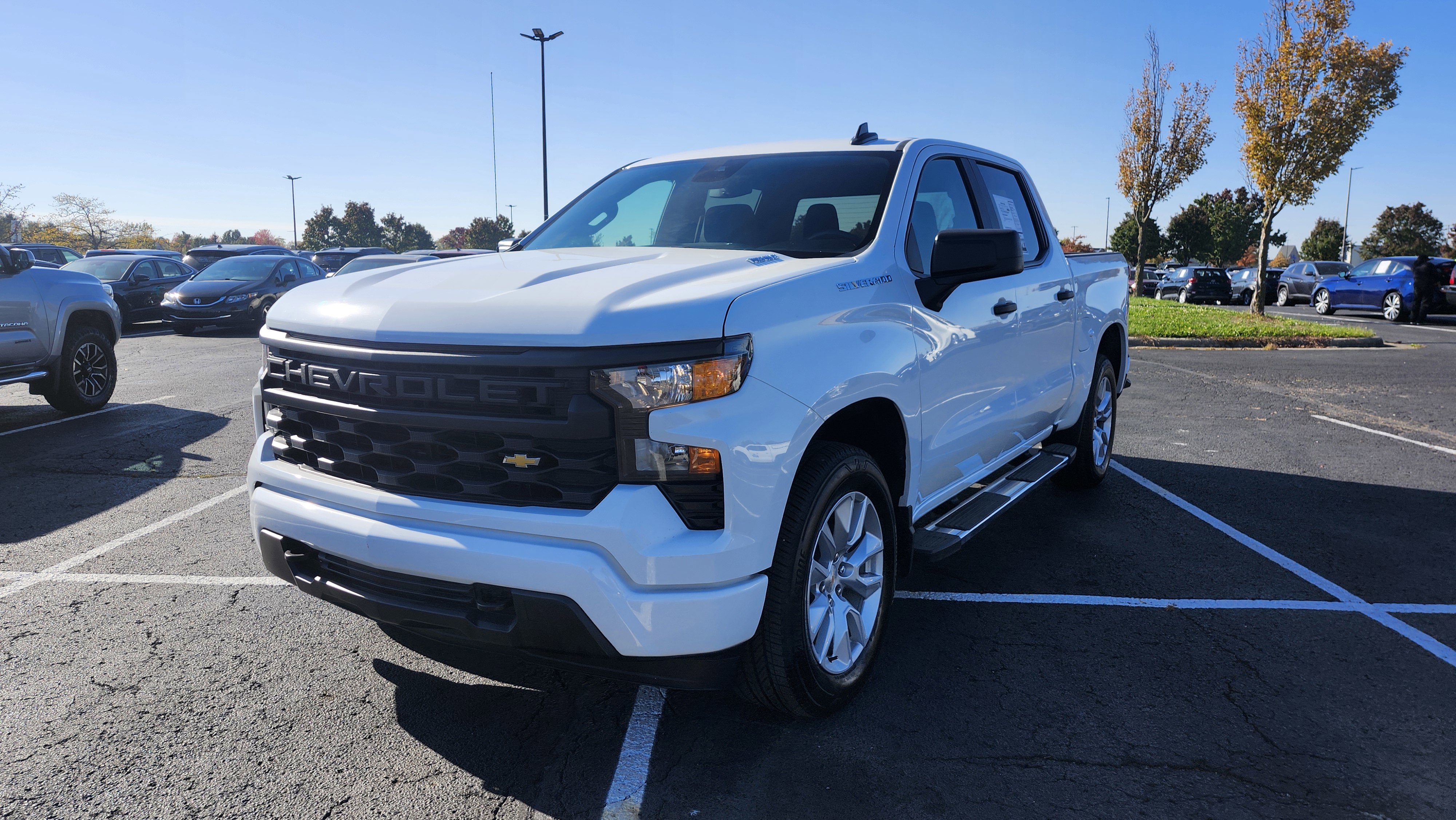 Used 2025 Chevrolet Silverado 1500 Custom image 7