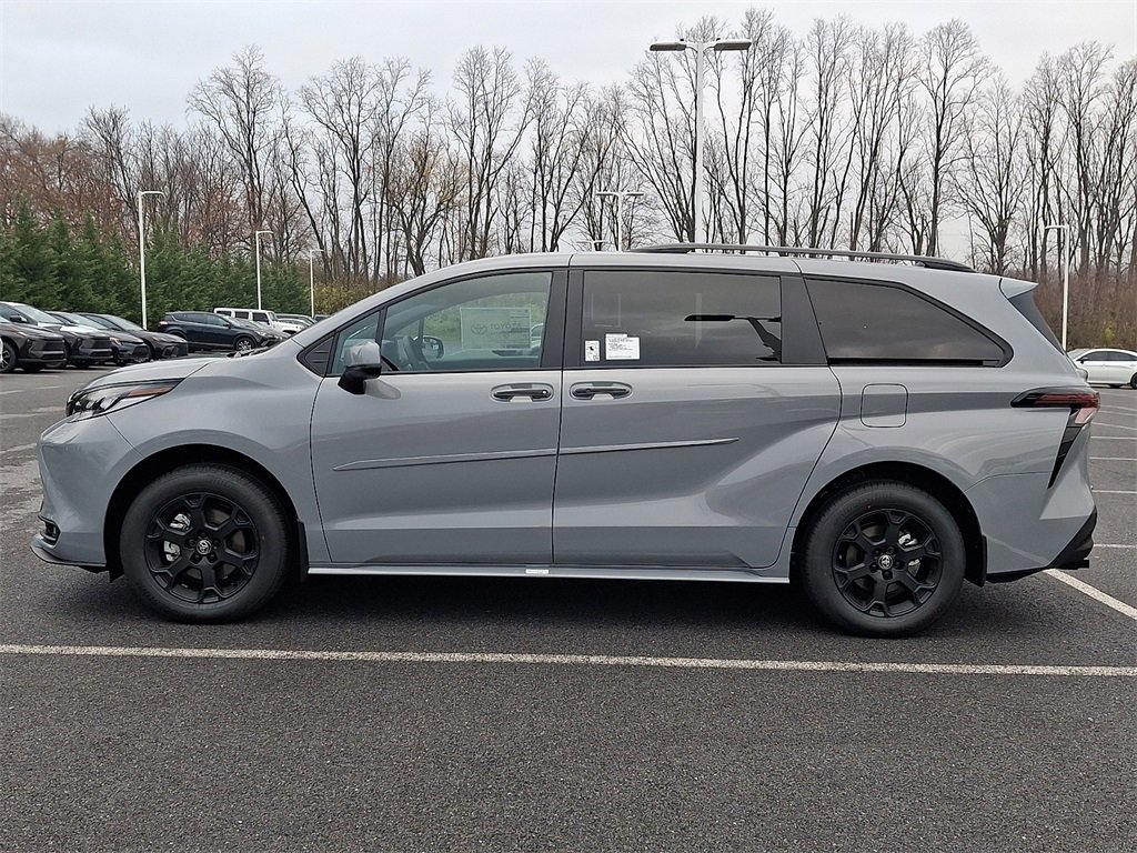 New 2026 Toyota Sienna XLE Woodland Edition image 8