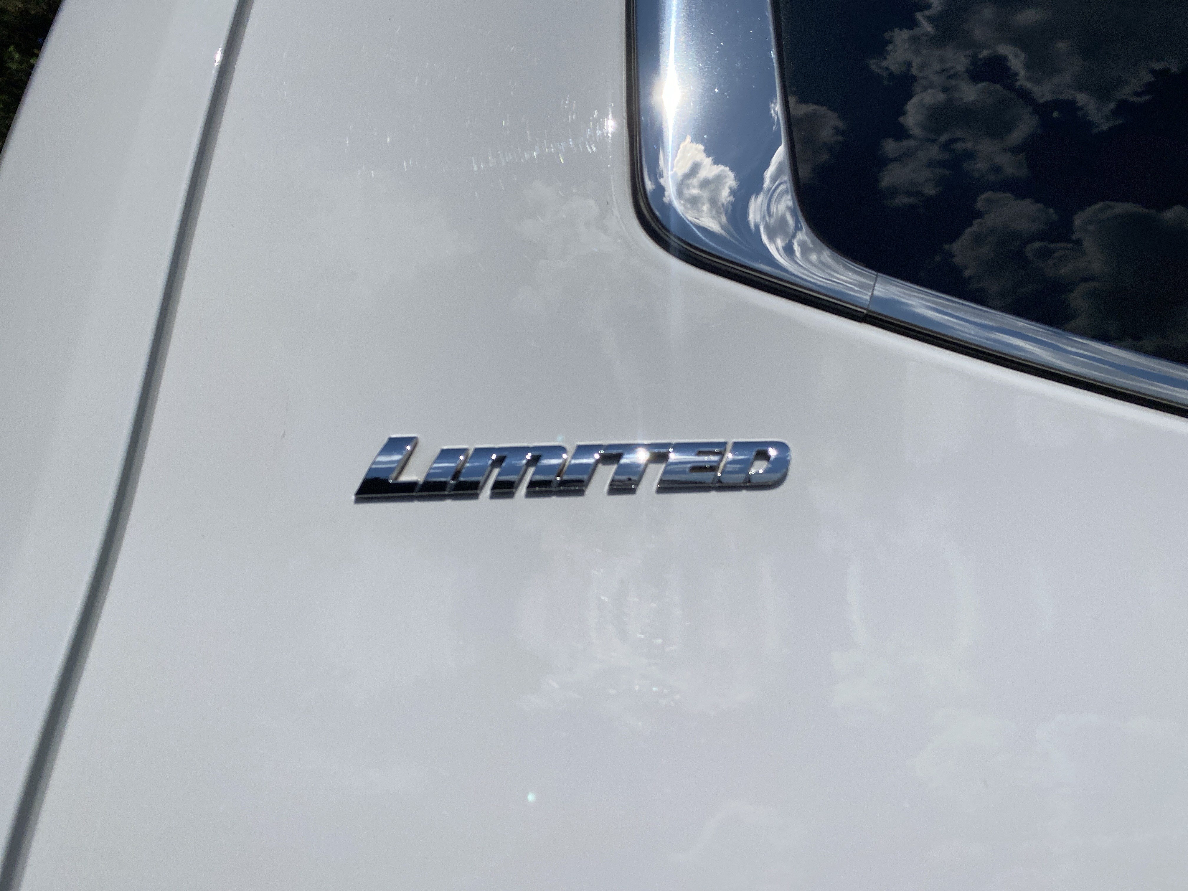 Used 2025 Toyota Tundra Limited AWD/4WD image 40