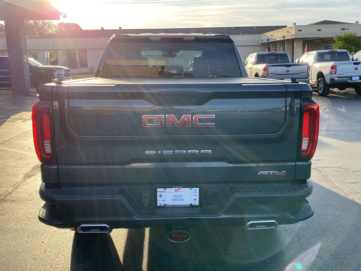 Used 2021 GMC Sierra 1500 AT4 image 6