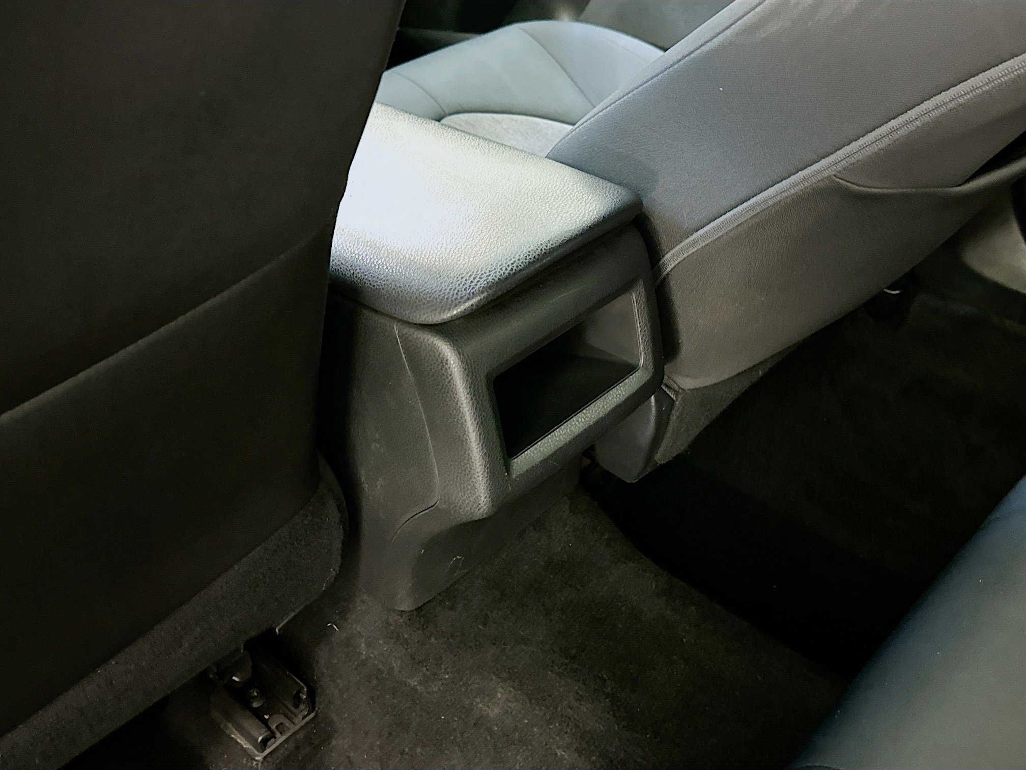 Used 2019 Toyota Camry LE image 28