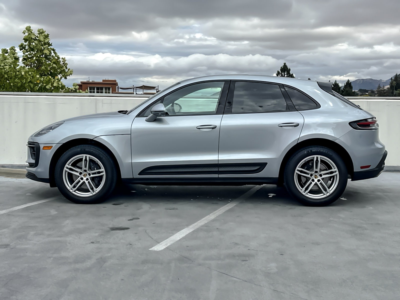 Certified 2026 Porsche Macan AWD/4WD image 3