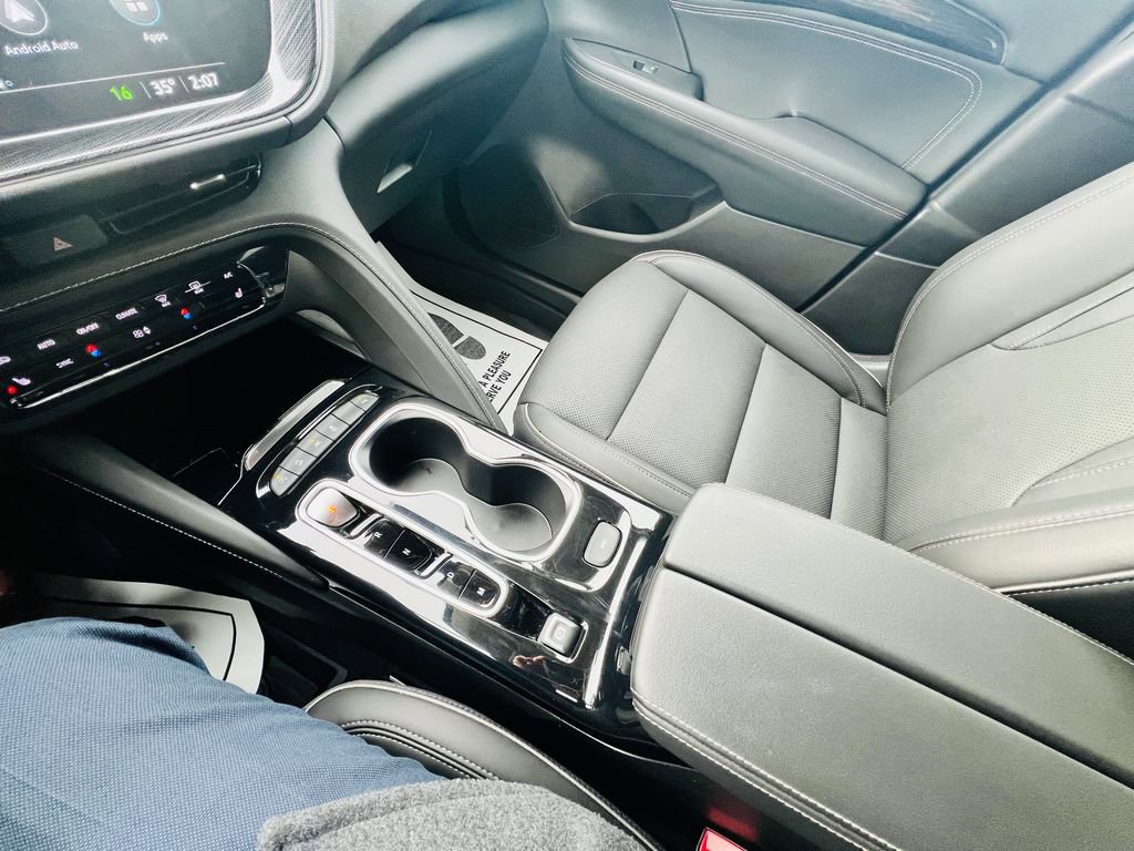 Used 2023 Buick Envision Essence image 25