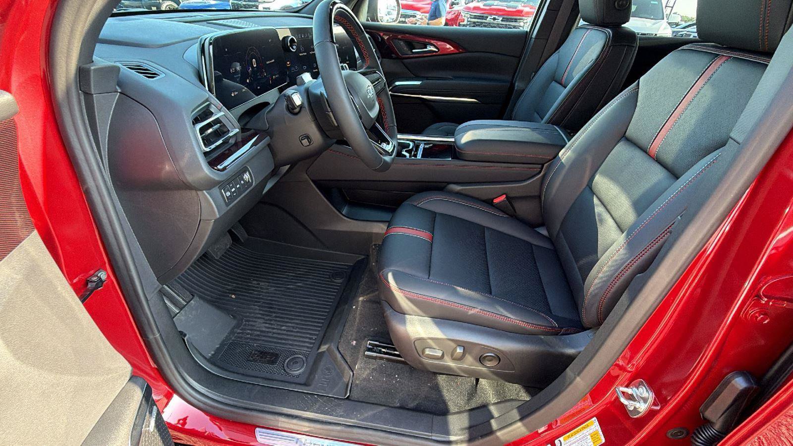 New 2026 Chevrolet Traverse RS w/ LPO, Floor Liner Package AWD/4WD image 17