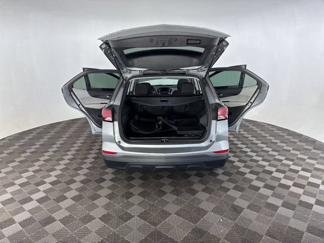Used 2023 Chevrolet Equinox LS w/ LS Convenience Package FWD image 18