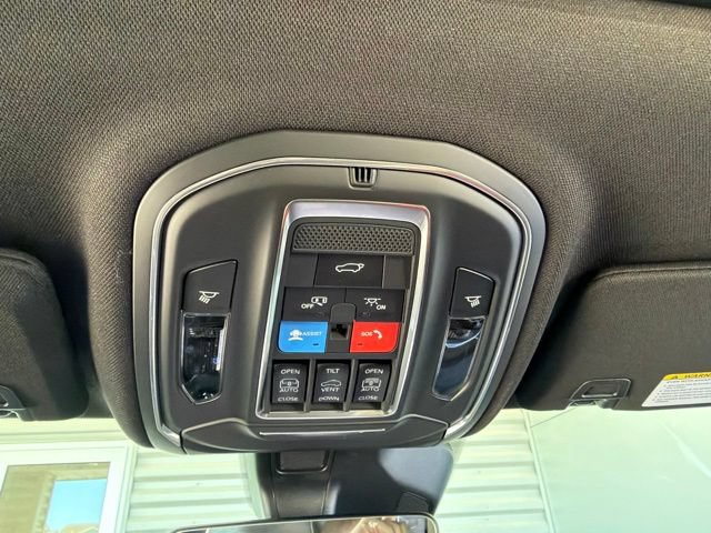 New 2026 Jeep Grand Cherokee L Limited w/ Limited Altitude Package AWD/4WD image 12