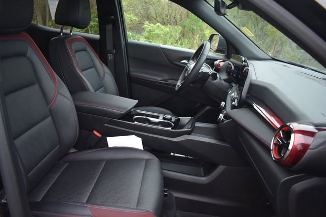Used 2025 Chevrolet Equinox RS w/ Safety and Technology Package FWD image 14