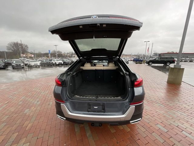Used 2022 BMW X6 xDrive40i w/ Executive Package image 34