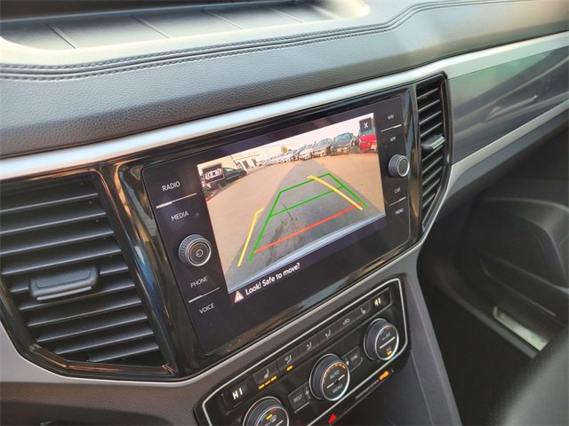 Used 2022 Volkswagen Atlas SEL R-Line image 16