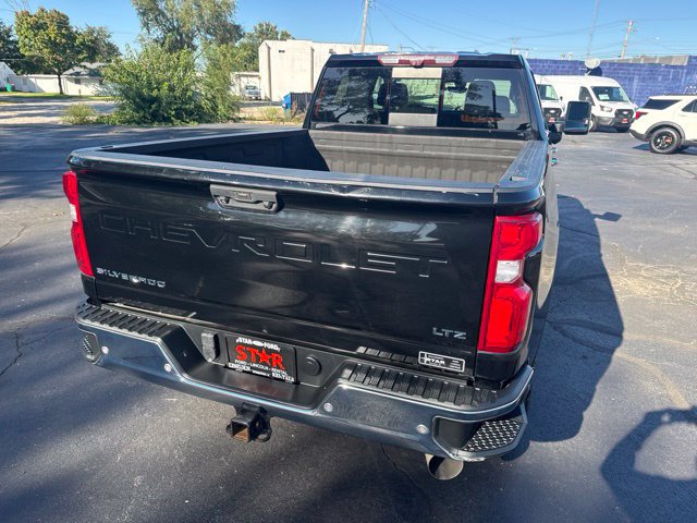 Used 2021 Chevrolet Silverado 3500 LTZ w/ LTZ Premium Package AWD/4WD image 4