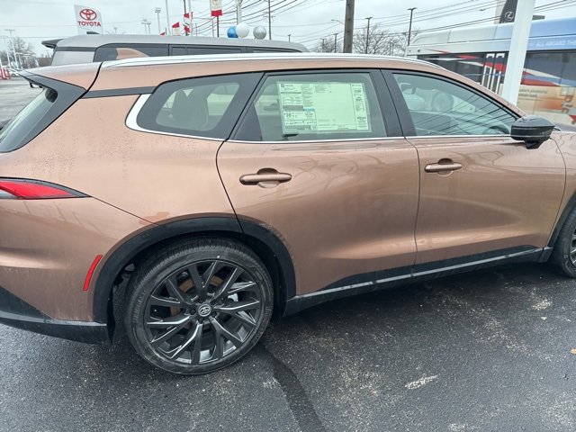 New 2025 Toyota Crown Signia image 5