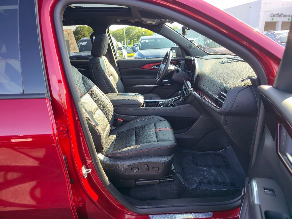 Certified 2024 Chevrolet Traverse RS w/ LPO, Floor Liner Package AWD/4WD image 29