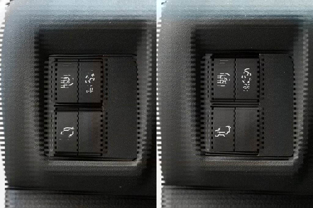 Certified 2025 Toyota Highlander XSE image 19