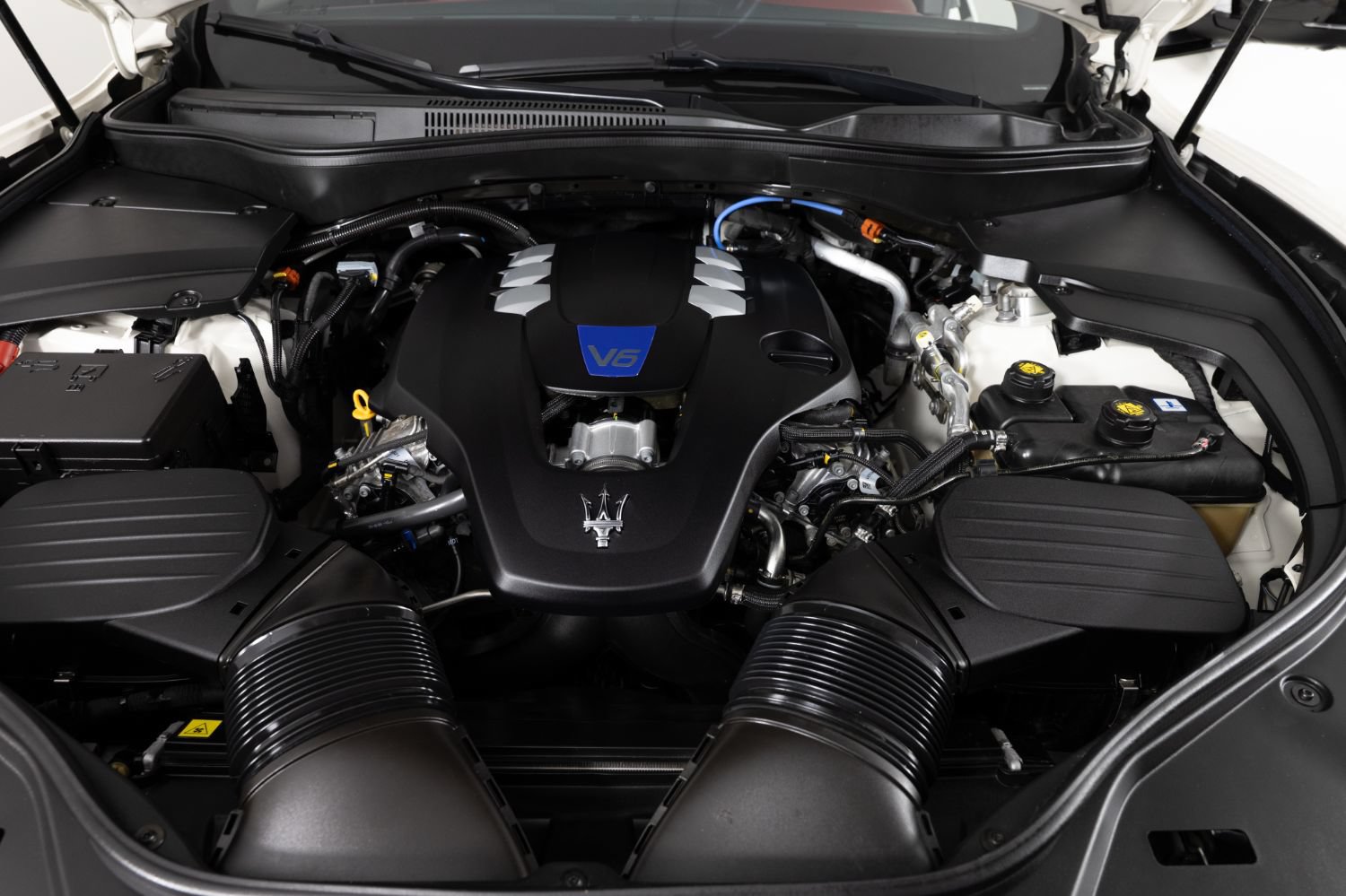 Used 2021 Maserati Levante S AWD/4WD image 43