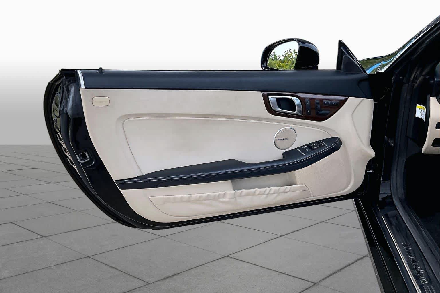 Used 2012 Mercedes-Benz SLK 350 image 19