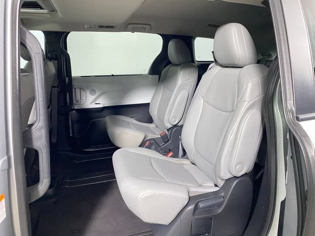 Certified 2025 Toyota Sienna XLE FWD image 13