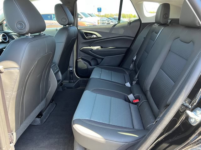 New 2026 Chevrolet Trax LT w/ LT Convenience Package FWD image 4