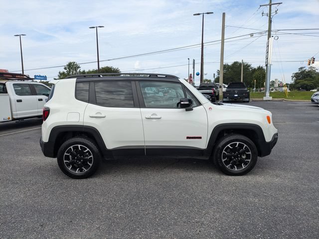Used 2023 Jeep Renegade Trailhawk w/ Sun/Sound Group AWD/4WD image 3