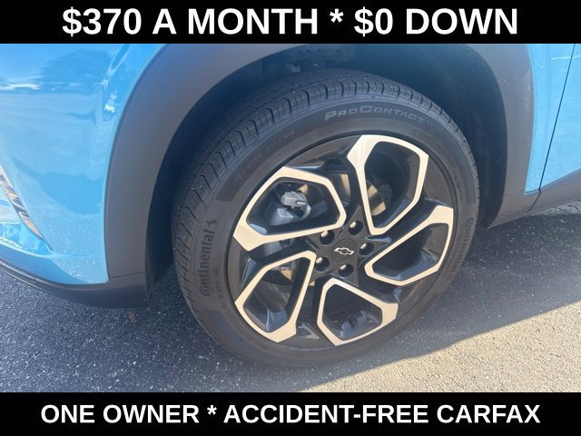 Used 2025 Chevrolet Trax RS w/ Driver Confidence Package FWD image 37