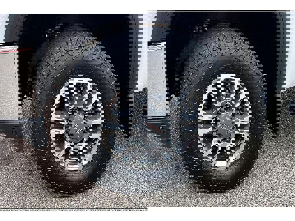 Used 2023 GMC Sierra 2500 SLE w/ SLE Value Package; image 9