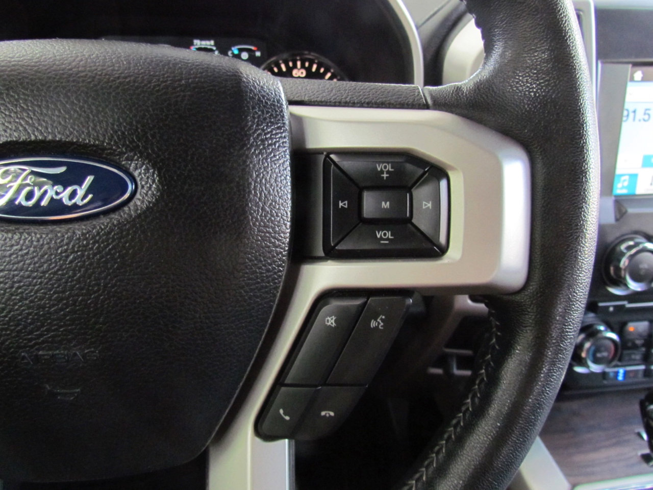 Used 2018 Ford F150 Lariat w/ Trailer Tow Package image 30