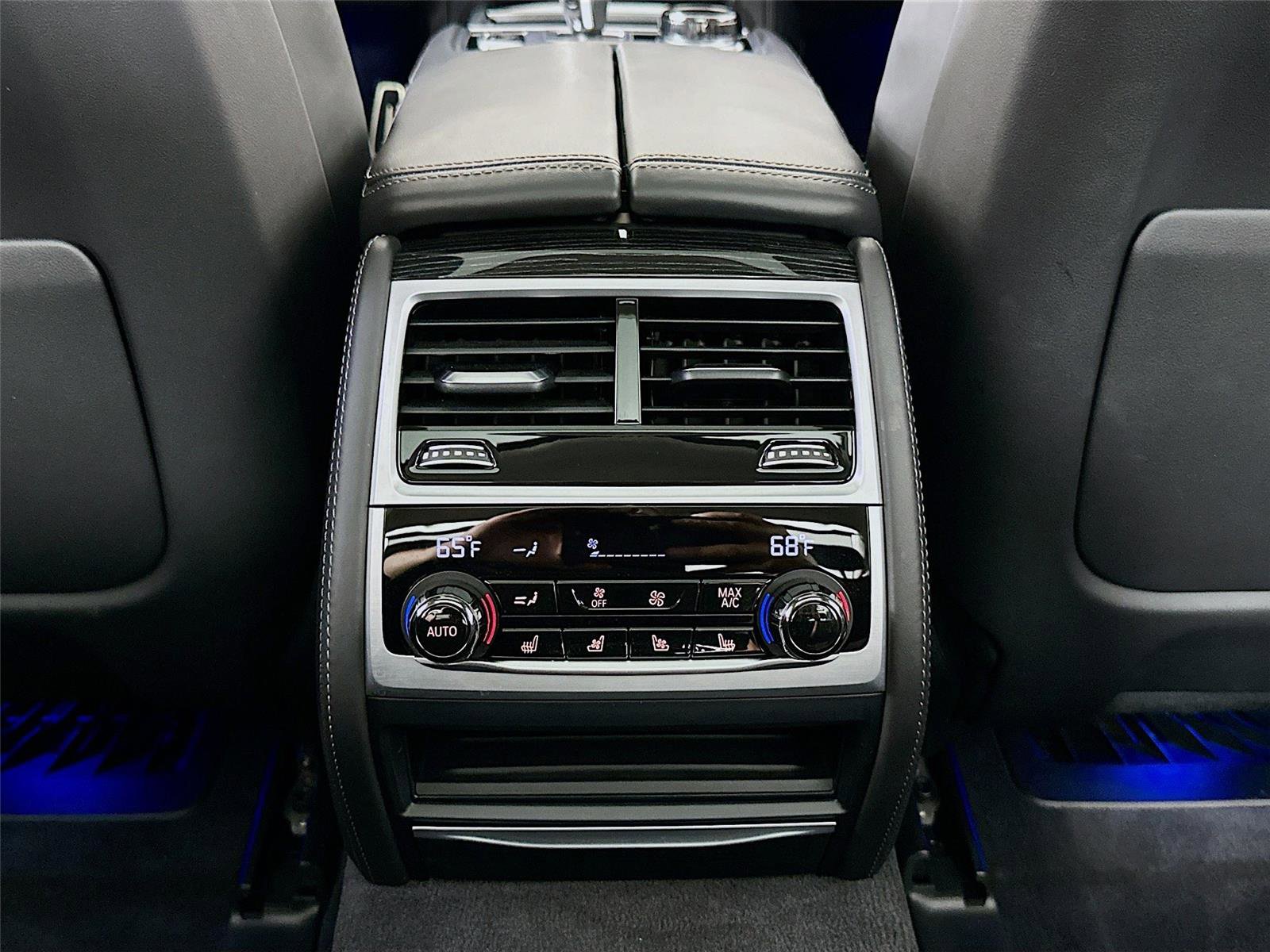Used 2021 BMW M760i xDrive image 27