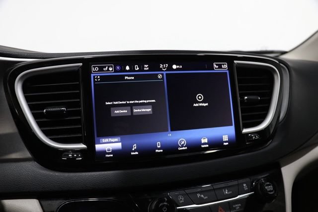 Used 2023 Chrysler Pacifica Touring-L FWD image 24