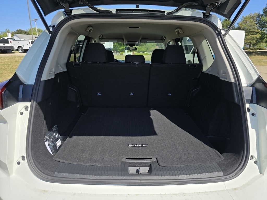 New 2026 Nissan Rogue S image 9