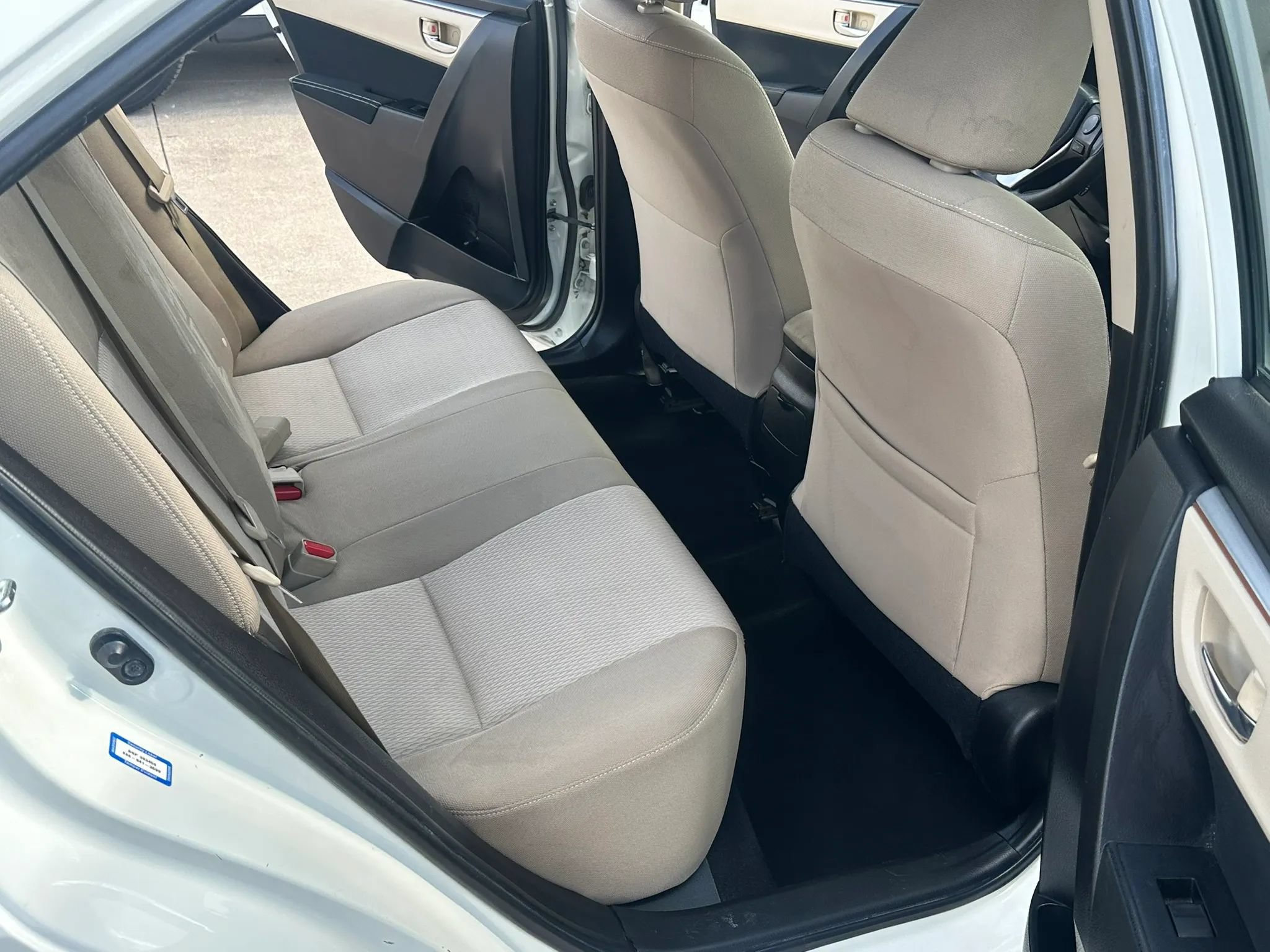 Used 2014 Toyota Corolla LE FWD image 9