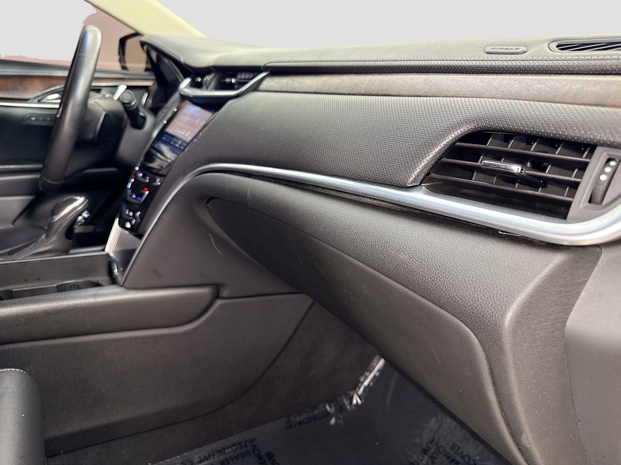 Used 2019 Cadillac XTS Luxury image 30