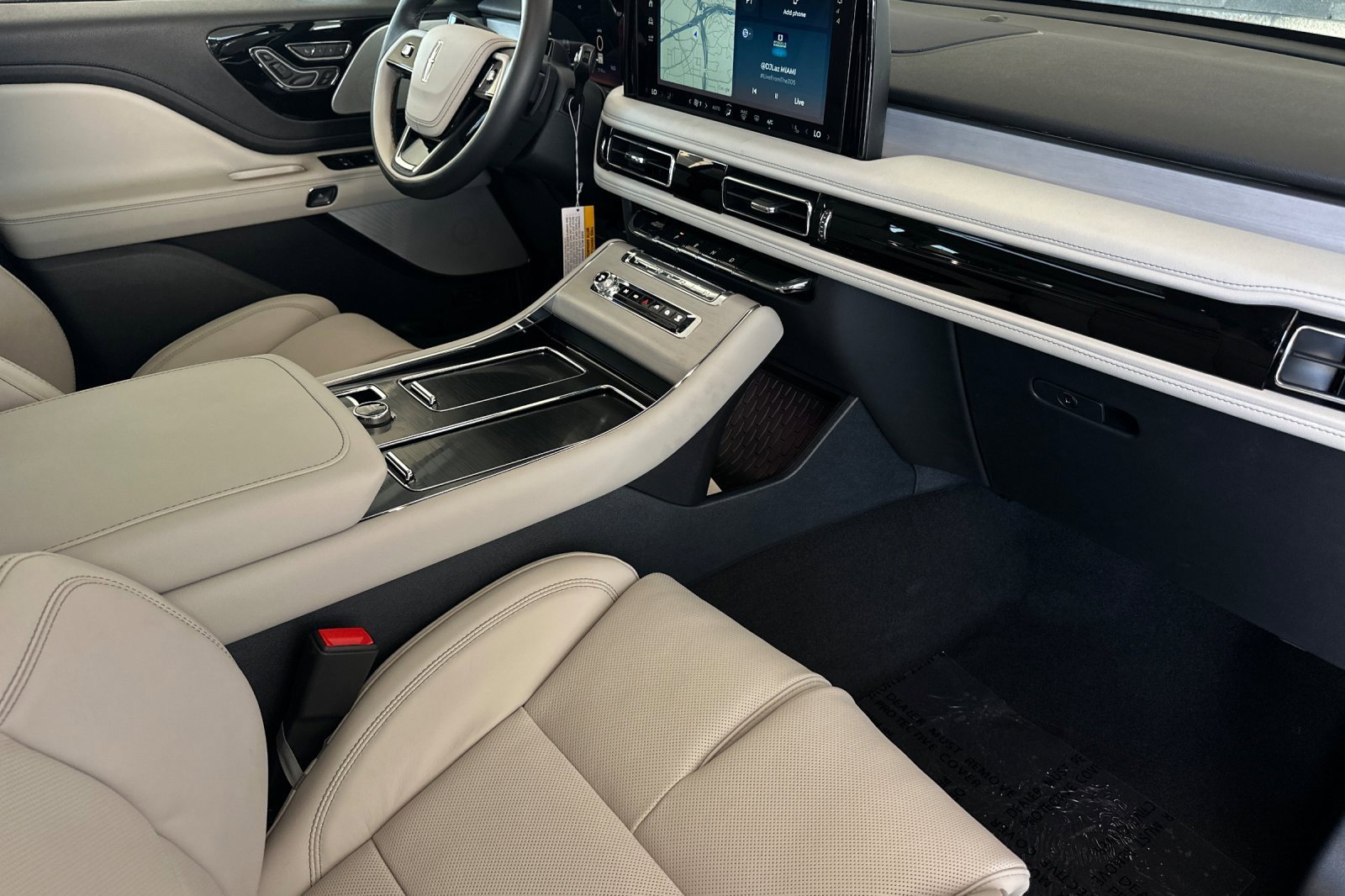 New 2025 Lincoln Aviator Reserve w/ Luxury Package image 16