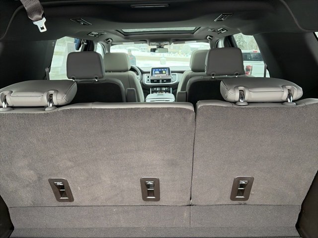 Used 2021 Chevrolet Suburban LT w/ LT Signature Package image 9