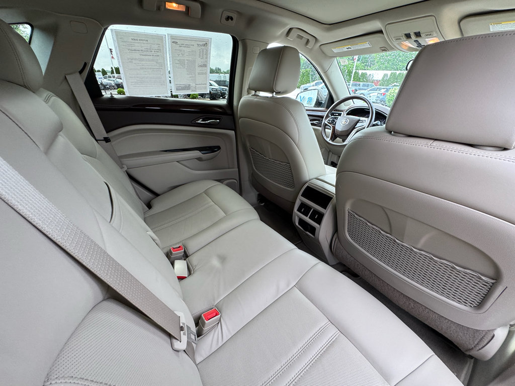 Used 2015 Cadillac SRX Luxury w/ Driver Awareness Package FWD image 15