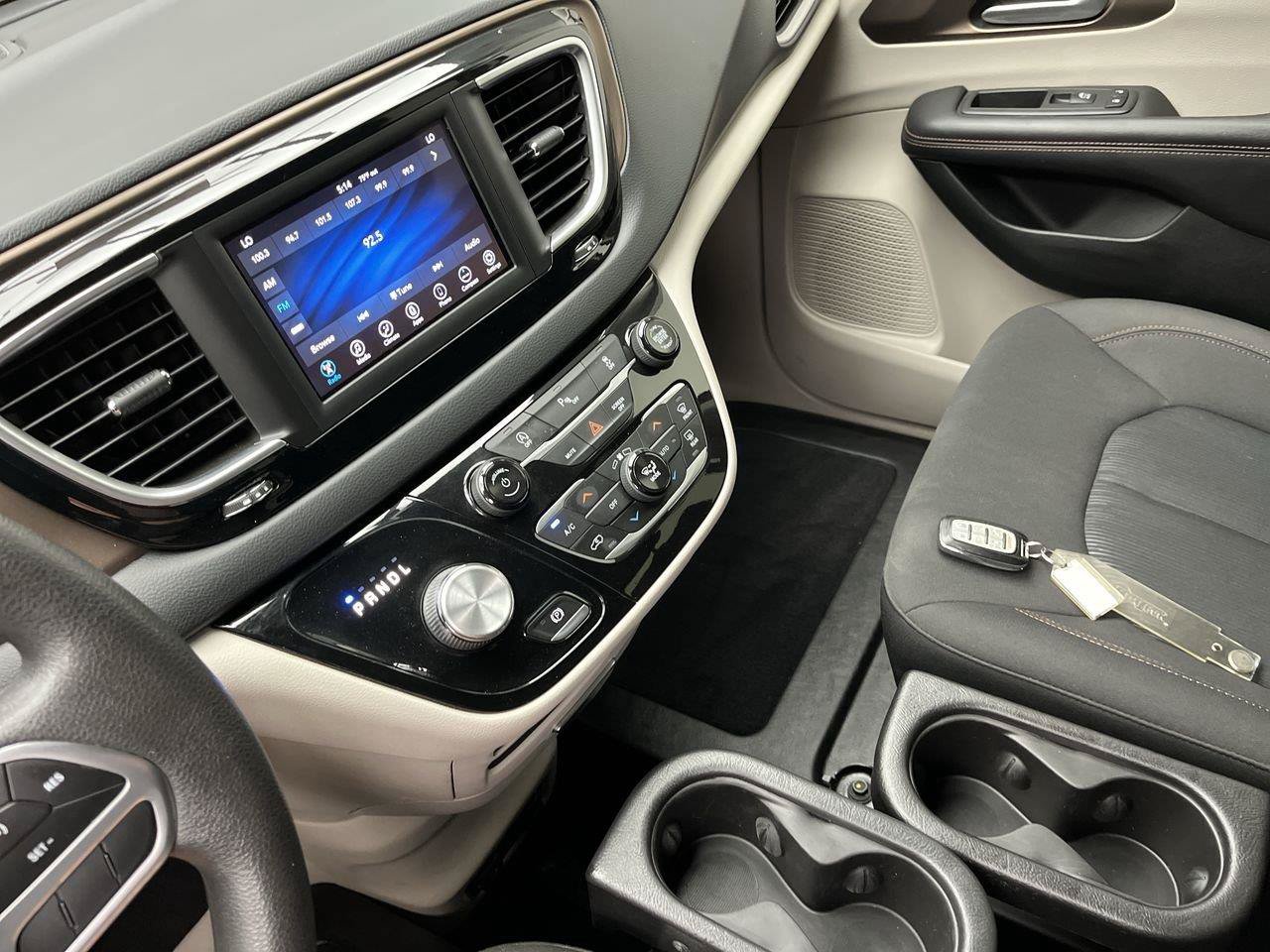 Used 2018 Chrysler Pacifica Touring Plus FWD image 15