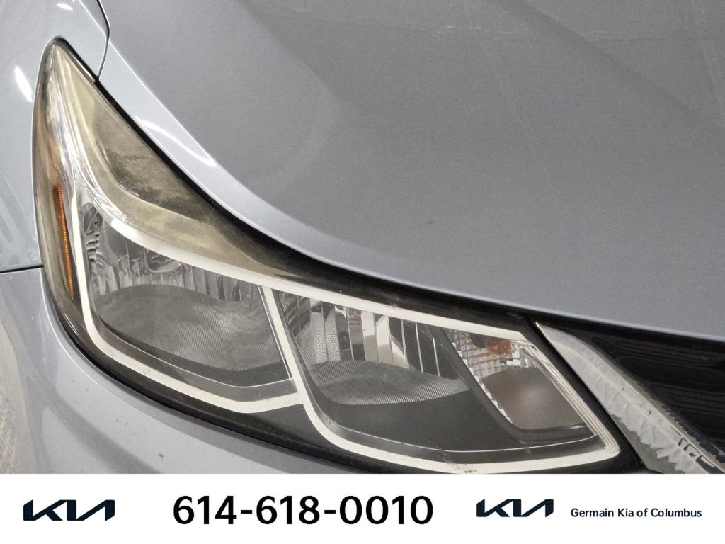 Used 2017 Chevrolet Cruze LS FWD image 15