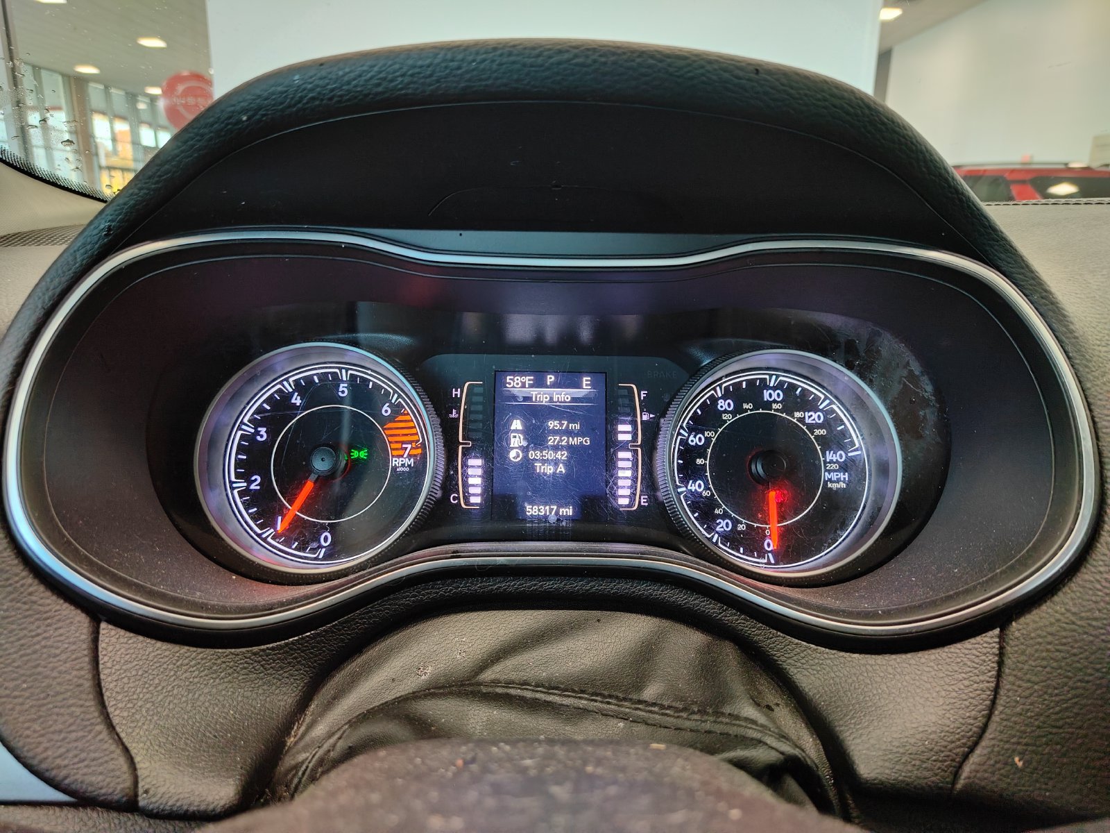 Used 2019 Jeep Cherokee Latitude w/ Cold Weather Group FWD image 14