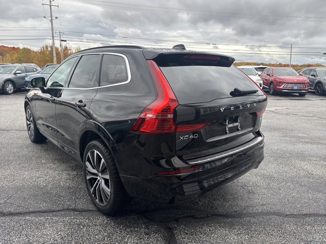 Used 2022 Volvo XC60 B5 Momentum w/ Climate Package image 5