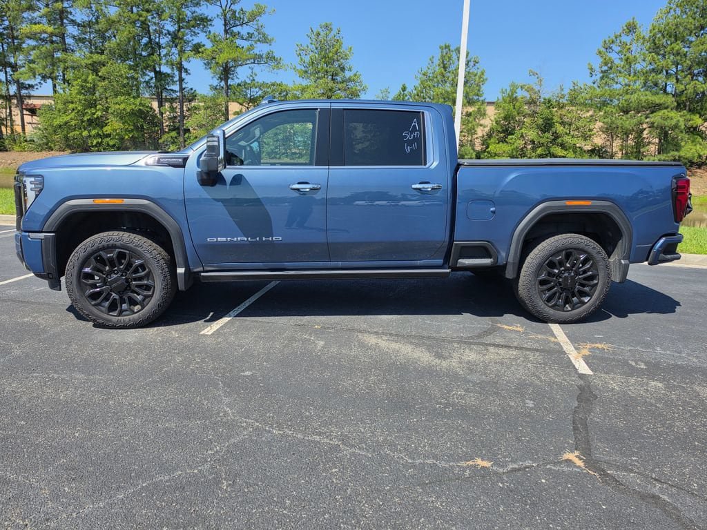 Used 2026 GMC Sierra 2500 Denali Ultimate AWD/4WD image 10