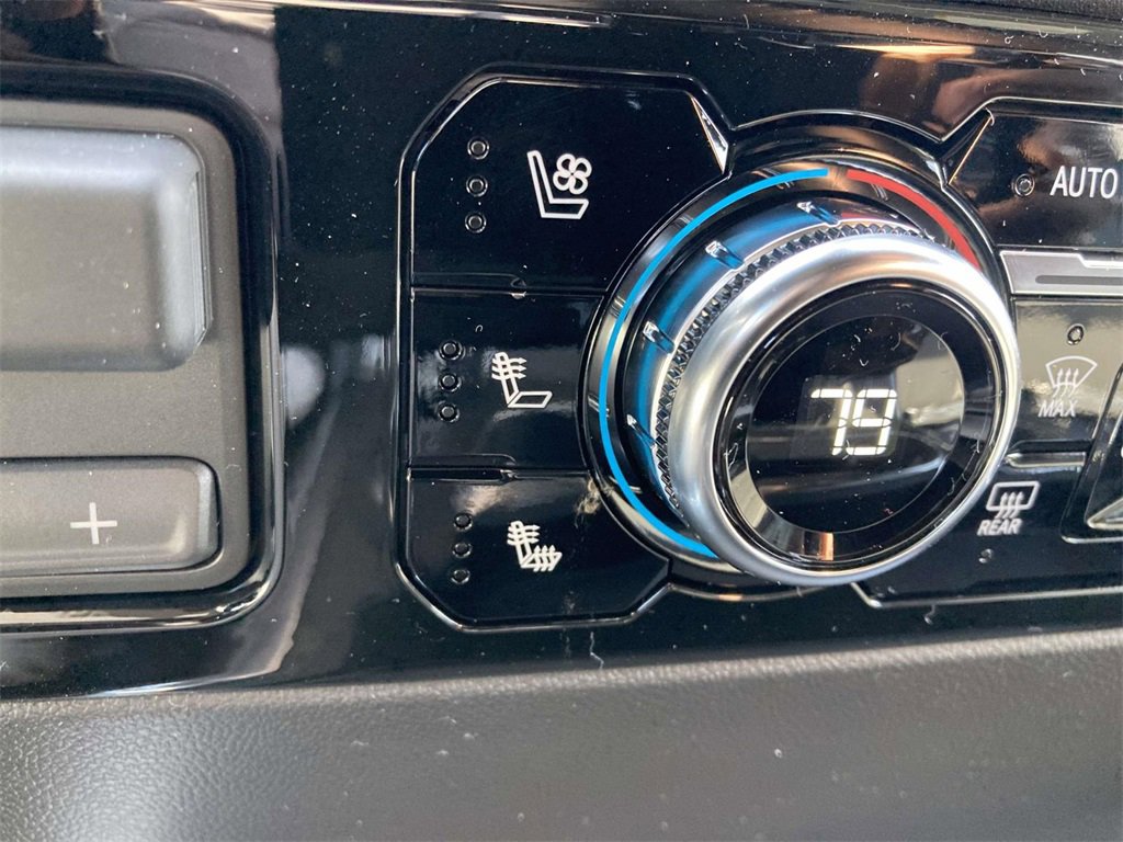 New 2026 GMC Sierra 2500 SLT w/ SLT Convenience Package image 20