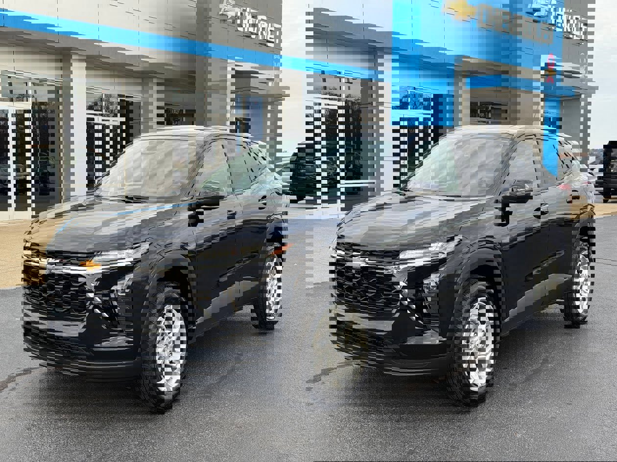 Used 2025 Chevrolet Trax LS w/ LS Convenience Package image 1