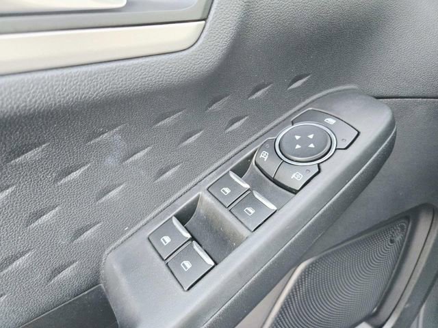 Used 2020 Ford Escape SE image 31