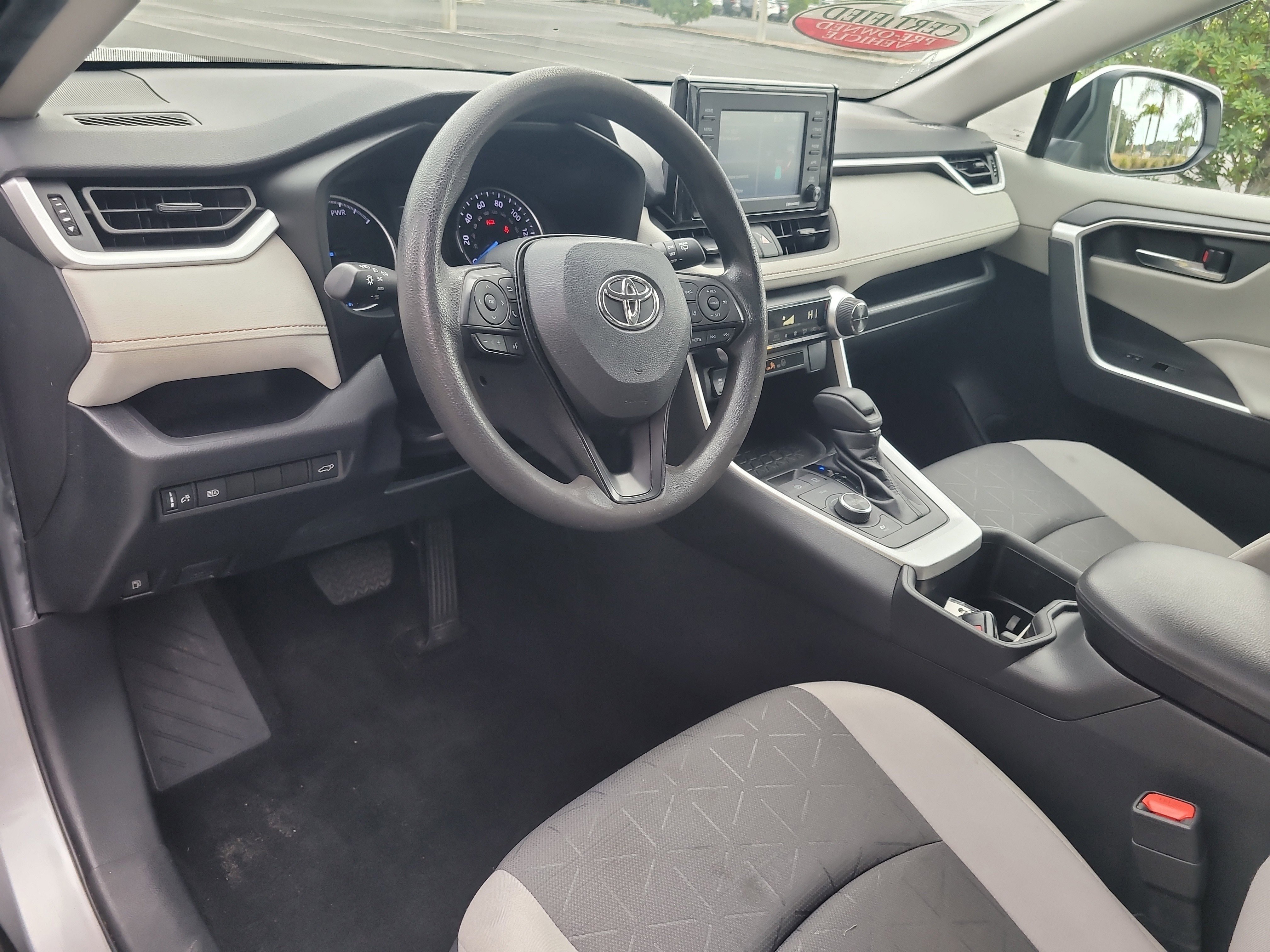 Used 2022 Toyota RAV4 XLE image 20